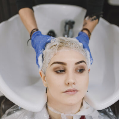Ammóniamentes hajfesték: miért választják egyre többen a kíméletes hajszínezést?